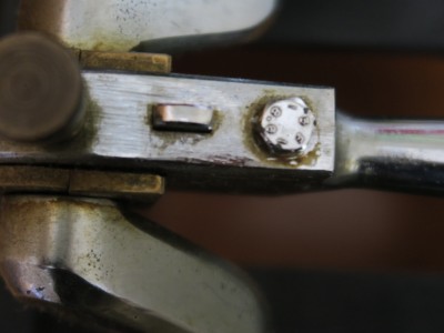 IMG_0908.JPG (3.17 Mio) Vu 13900 fois tête du boulon avec inscription.<br />La dernière photo chez moi est ici la première. Avec mes excuses