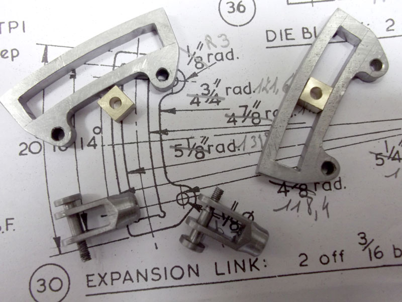 coulisses et chapes de commande pour tige de tiroir