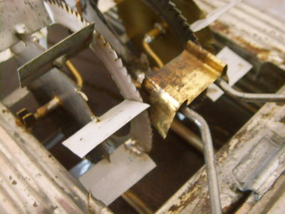 SSL14026.JPG (533.38 Kio) Vu 37284 fois Détail des roues à rochet.