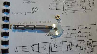 Je dois dire que j'étais plutôt content de moi. Première utilisation du diviseur et premiers filetages réalisés au tour. Et pas moins de 3 plaquettes carbure cassées pour 4 filetages......